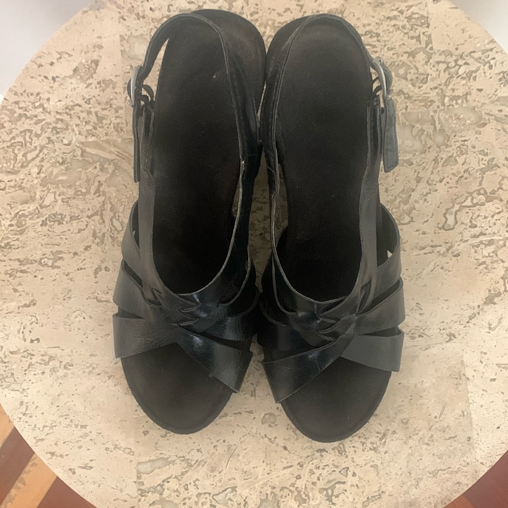 AEROSOLES Black Leather Strappy Slingback Sandals
